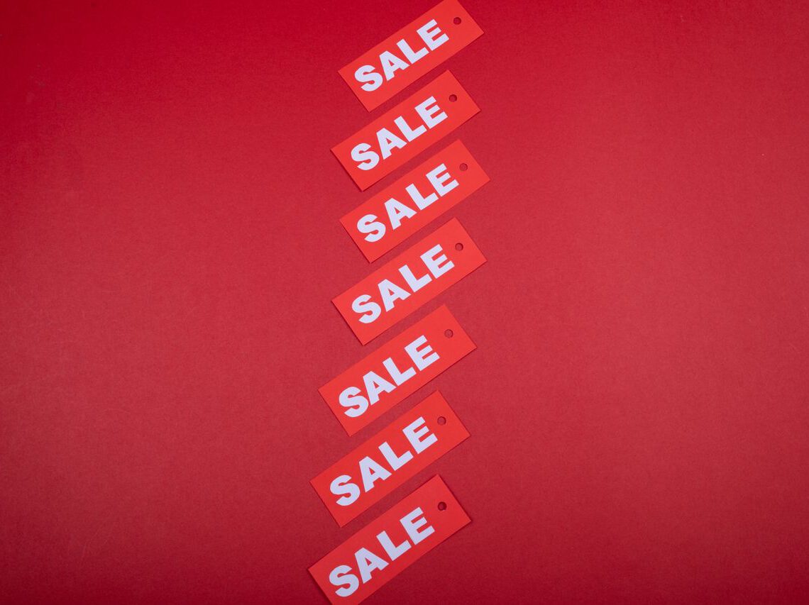 Kleren koop ik in de sale
